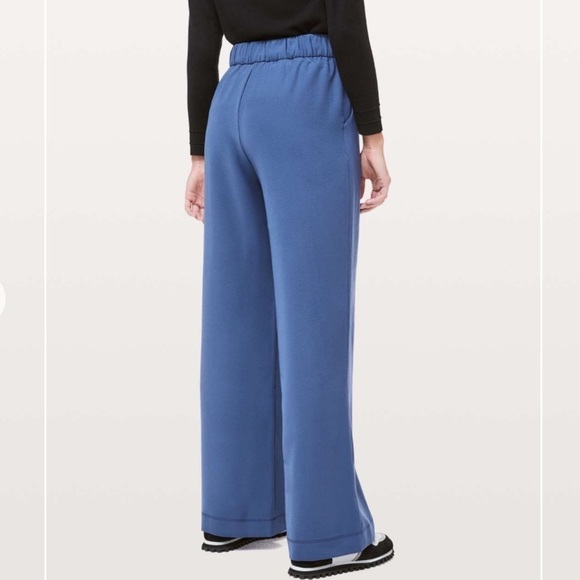 Lululemon Noir Pant Woven in Gatsby Blue - Picture 2 of 11